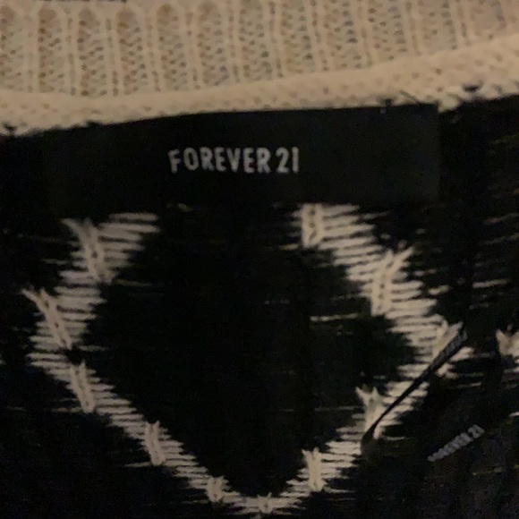 Forever 21 sweater size small - Picture 2 of 3